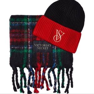 VICTORIA'S SECRET Plaid Scarf & Beanie Set